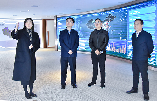  望城经开区党工委书记周剀一行光临w88win官网参观调查(图1)